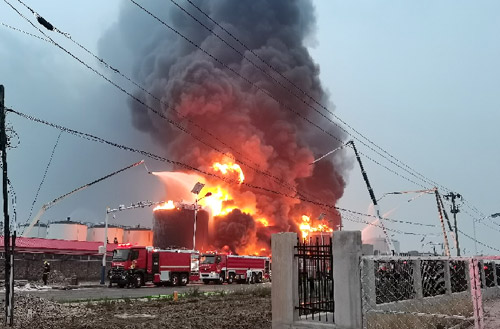 开云(中国)Kaiyun压缩空气泡沫消防车救援广东省佛山市高明区火灾